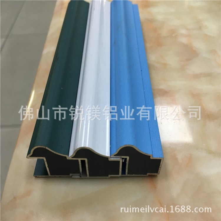 本公司锐镁铝业 专注研究各种全铝家具铝材,打造新一代零甲醛家居,生产绿色环保系列家具用原材料,公司本着客户第一,诚信至上的原则,欢迎国内外企业/公司/机构与本单位建立长期的合作关系。公司拥有一支较强的技术研发队伍并和国内多家机构强强联手,研发出拥有自主知识产权。