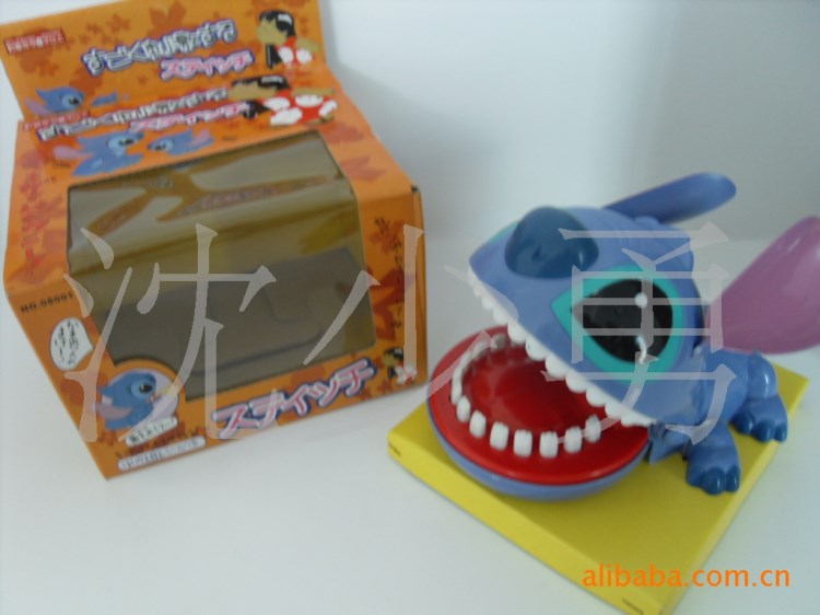 星际大战蓝色小怪物玩偶 大号史迪奇咬人搞怪