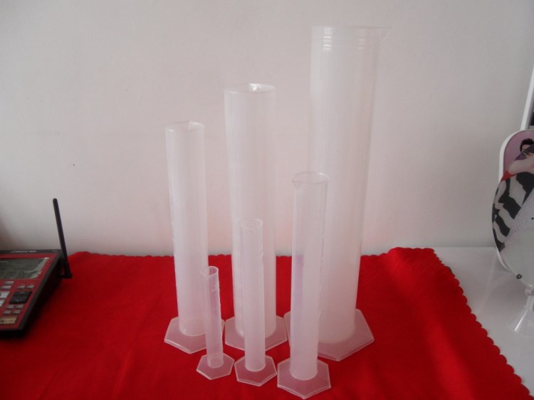 批发各种型号塑料量筒,100ml量筒,pp量筒,透明度高