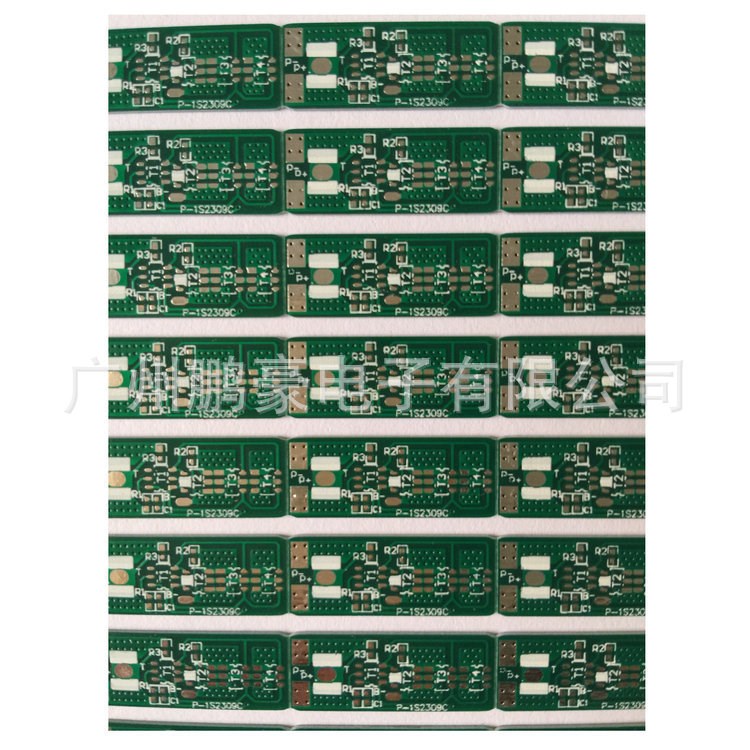 PCB( Printed Circuit Board),中文名称为印制电路板,又称印刷线路板,是重要的电子部件,是电子元器件 的支撑体,是电子元器件电气连接的载体。由于它是采用电子印刷术制作的,故被称为印刷电路板。 产品特点: 可设计性:对PCB各种性能(电气、物理、化学、机械等)要求,可以通过设计标准化、规范化等来实现印制板设计,时间短、效率高。 可组装性:PCB产品既便于各种元件进行标准化组装,又可以进行自动化、规模化批量生产。同时,PCB和各种元件组装部件还可组装形成更大部件、系统,直至整机。 可