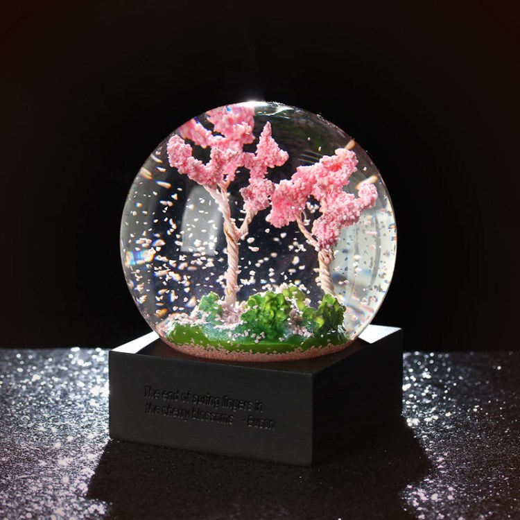 春夏秋冬水晶球四季雪花创意摆件生日礼物创意情人节