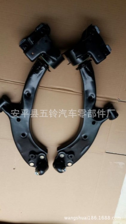 广州厂家供应哈弗h6下摆臂 球头拉杆减震器