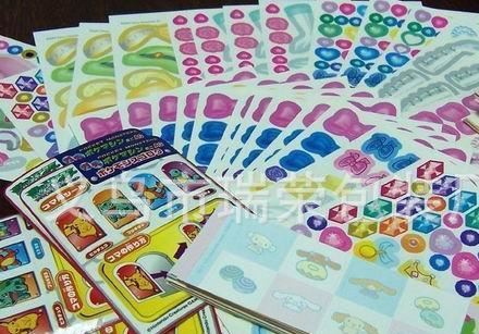 廠家定做牛皮不干膠UV印刷 金鉑拉絲銀鉑PVC透明高粘性不干膠標(biāo)簽示例圖4