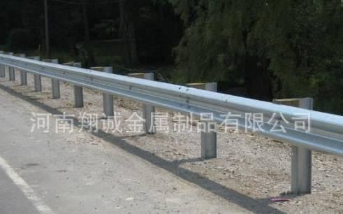 高速公路熱鍍鋅/噴塑/防撞護(hù)欄  國標(biāo)波形鋼板 廠家直銷 可定做示例圖4