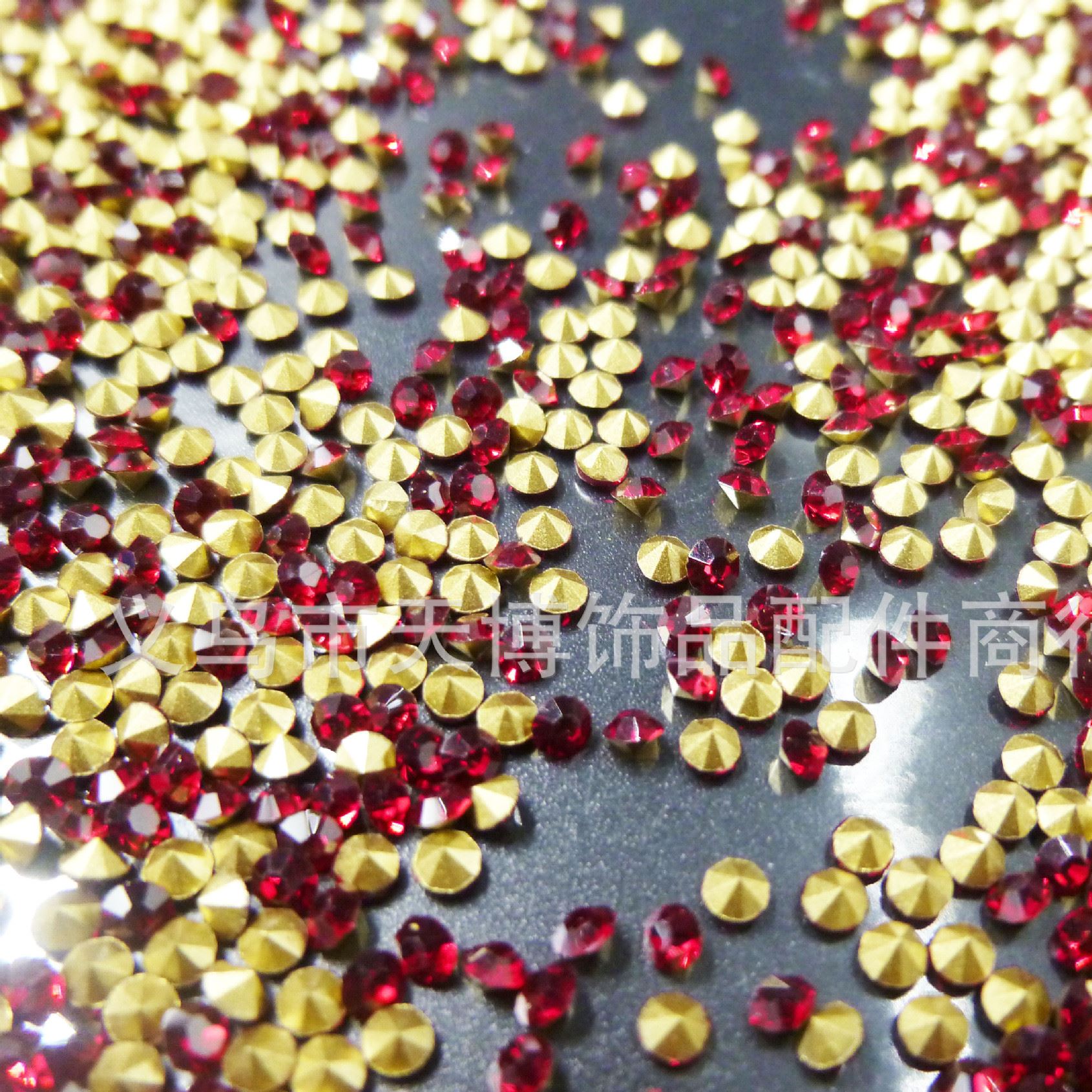 大紅深紅色小號(hào)高品質(zhì)國(guó)產(chǎn)A鉆尖底玻璃水鉆 透明白鉆尖底批發(fā)示例圖6