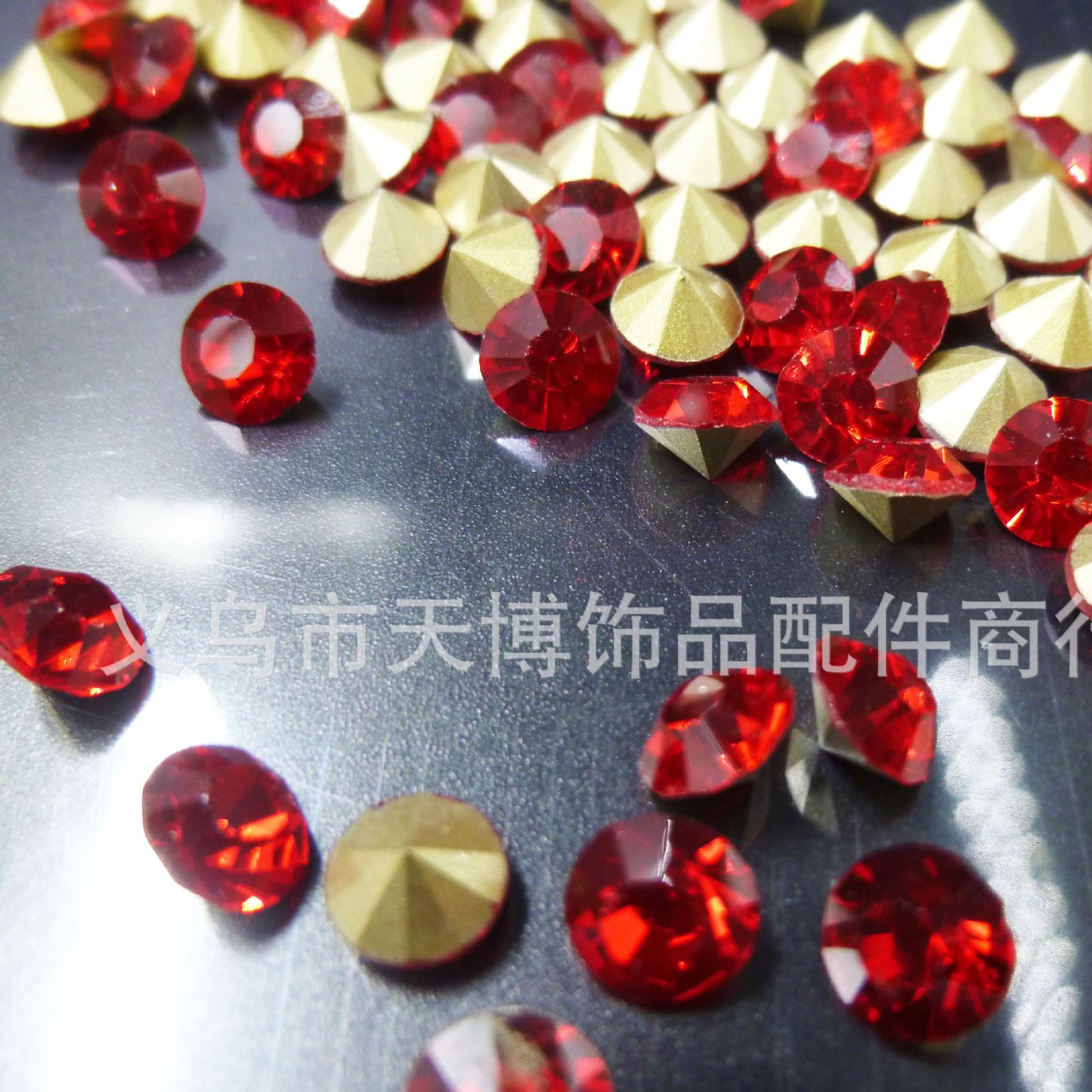 大紅深紅色小號(hào)高品質(zhì)國(guó)產(chǎn)A鉆尖底玻璃水鉆 透明白鉆尖底批發(fā)示例圖8