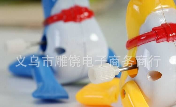 上鏈發條地攤貨玩具 海豚小海獅行走雜技頂球360度旋轉 廠家直銷示例圖7