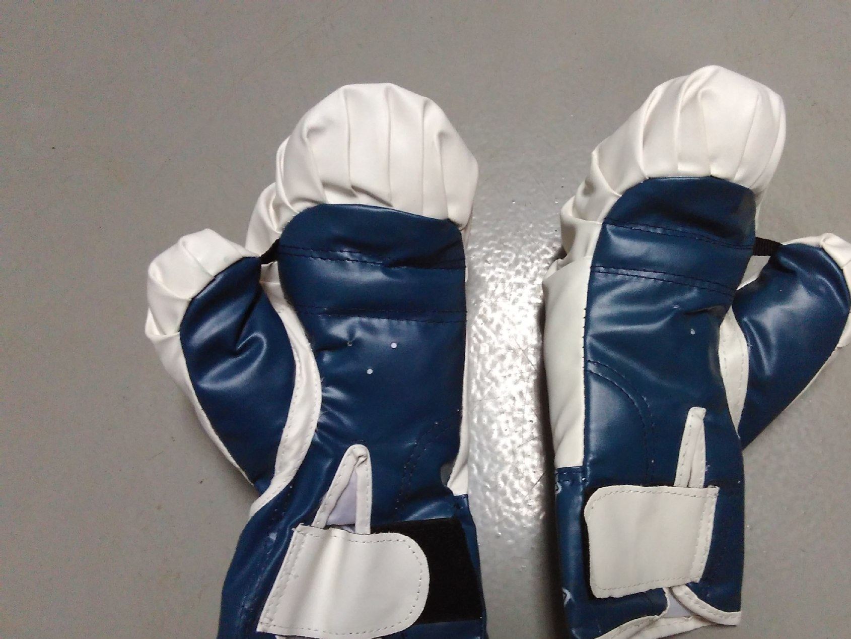 廠家直銷 兒童拳擊訓練用手套 boxing glove 網(wǎng)袋裝示例圖3