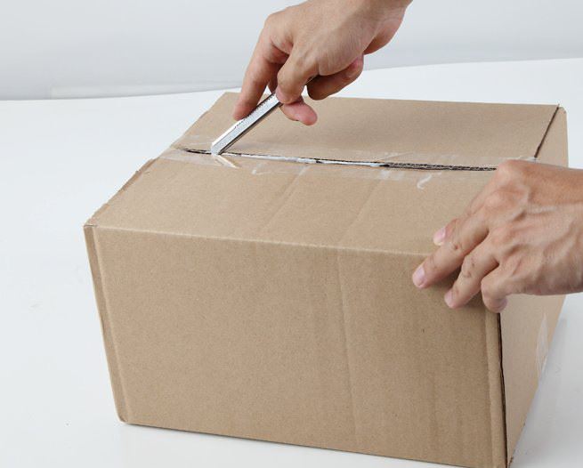 齊心辦公用品不銹鋼美工刀小號(hào)9mm刀片墻壁紙裁紙刀子金屬合金刀示例圖8