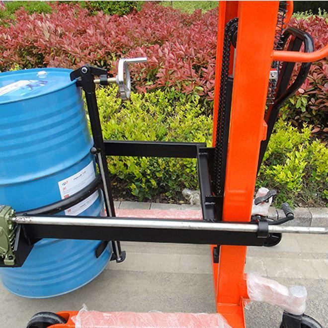 獵諾350kg手動液壓油桶升高車鷹嘴油桶翻轉(zhuǎn)倒料車堆高車裝卸叉車示例圖3