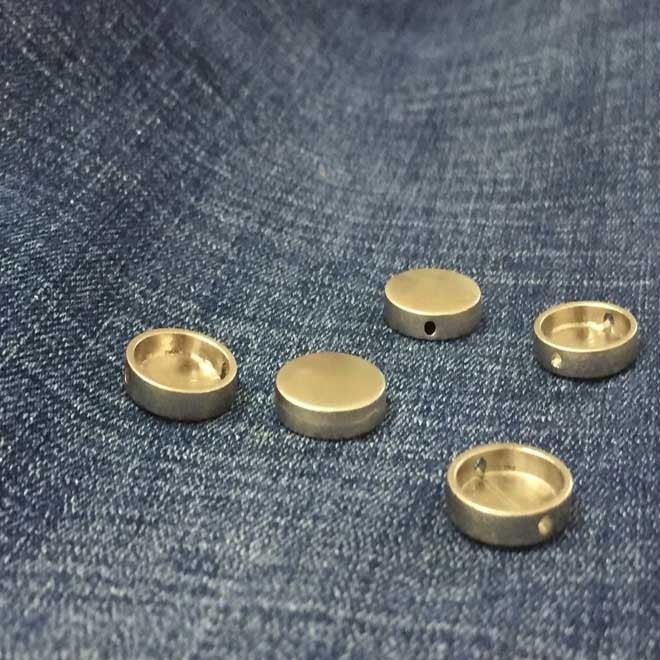 平面圓形手縫釘 用孔穿線合金圓形平面撞釘柳釘 服裝服飾合金釘示例圖5