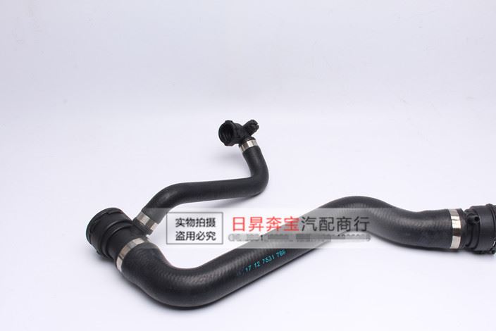 寶馬 3系 E90 318I 320I 325I 330I 335I 水箱上水管 冷卻水管示例圖1