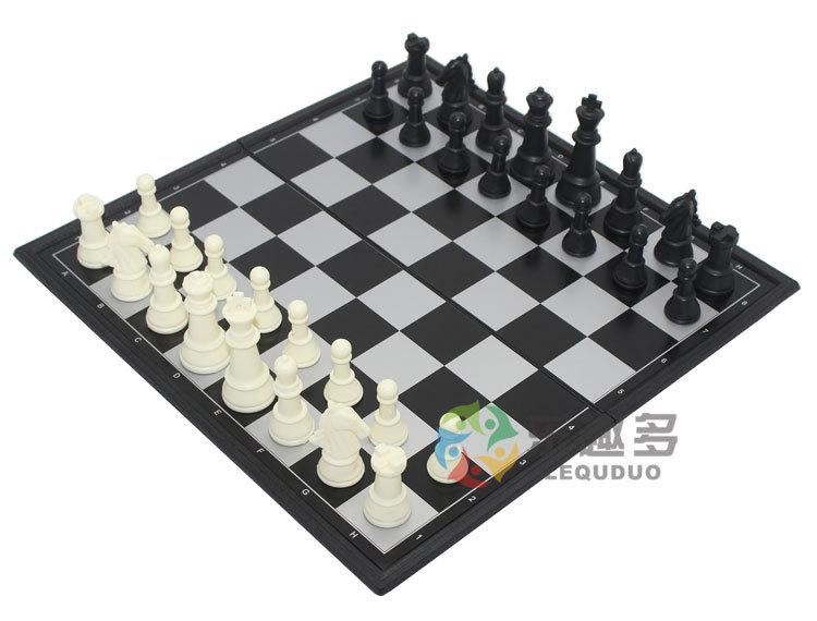 兒童國(guó)際象棋玩具益智啟蒙棋類(lèi)玩具批發(fā)塑料磁性便攜大號(hào)象棋示例圖6