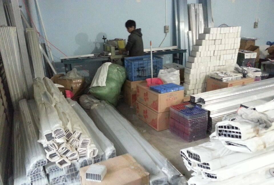 擠壓模、塑膠模具、五金模具、型材模具、示例圖3