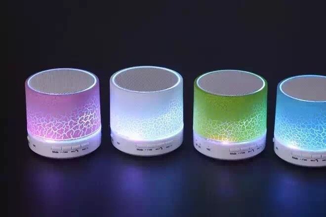 新款 裂紋帶燈藍牙手機輕便音箱302C插卡無線充電小音響工廠直批示例圖4