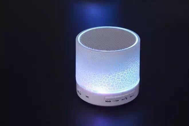 新款 裂紋帶燈藍牙手機輕便音箱302C插卡無線充電小音響工廠直批示例圖5