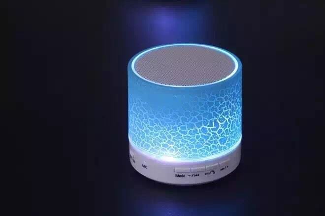 新款 裂紋帶燈藍牙手機輕便音箱302C插卡無線充電小音響工廠直批示例圖6