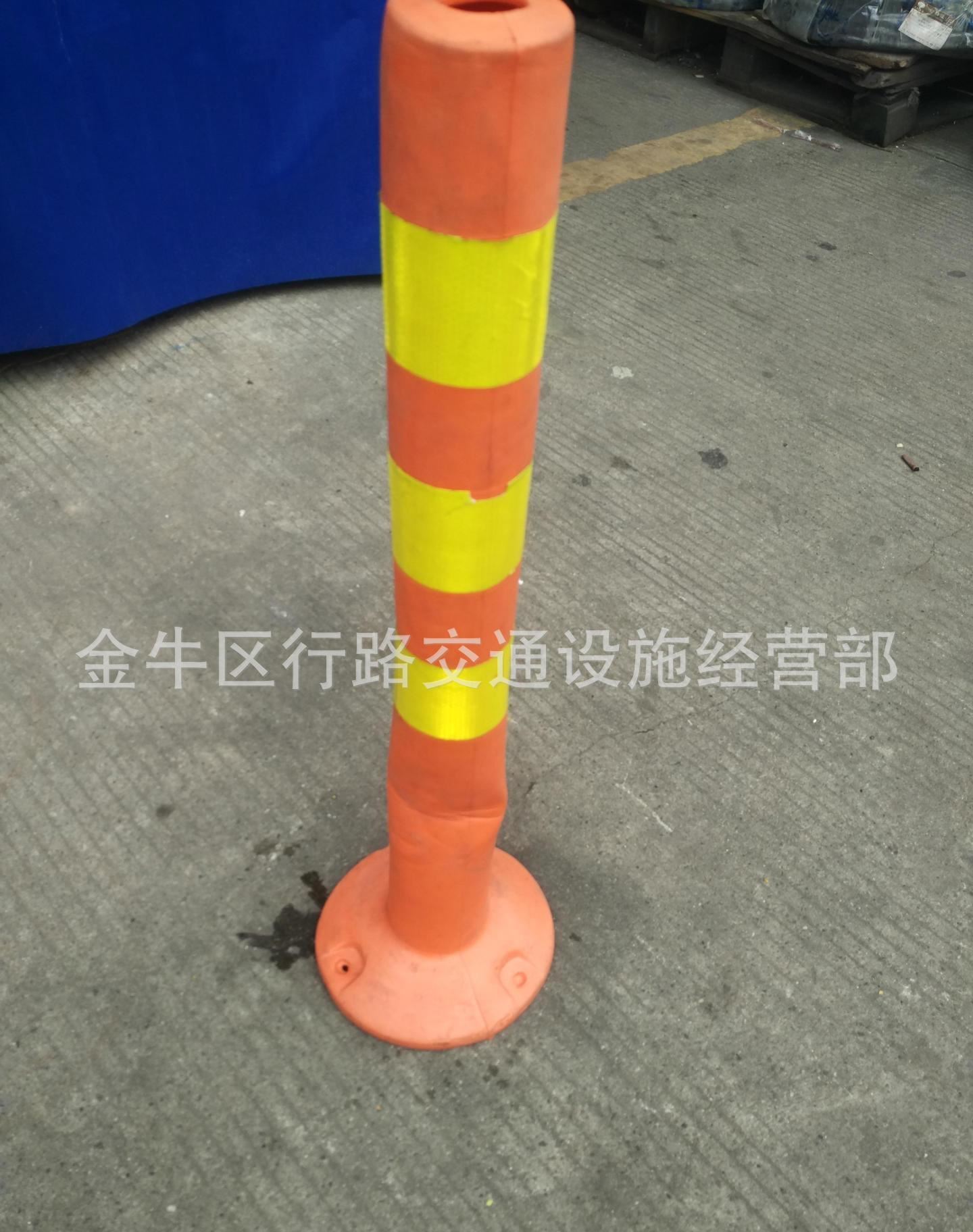 四川成都行路交通設(shè)施塑料警示柱、彈力柱批發(fā)示例圖2