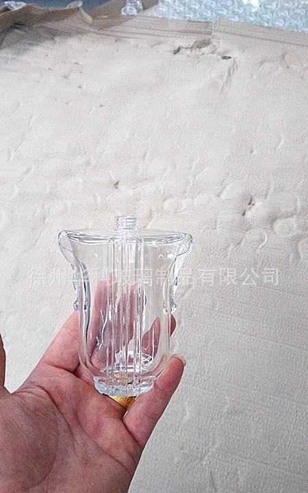 香水瓶50ml晶白料香薰瓶30ml玻璃透明噴霧香水瓶廠家直銷批發(fā)制作示例圖10