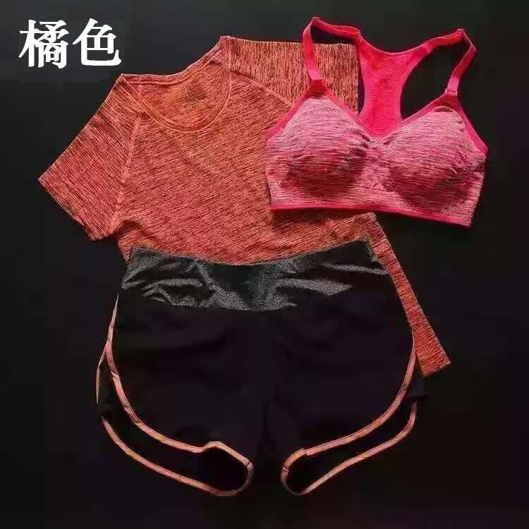 健身瑜伽服套裝女運(yùn)動服健身房短袖短褲三件套裝顯瘦瑜伽服套裝示例圖6