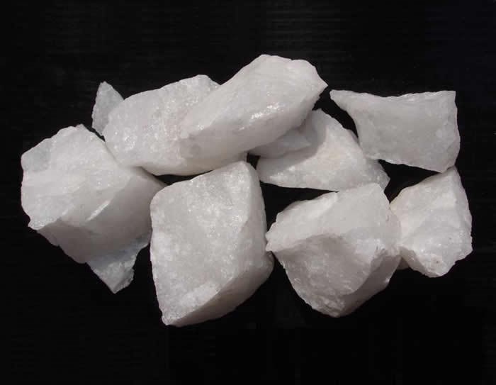 【】厂家现货供应 连云港石英砂 3-10cm石英石块 含硅量99.95%