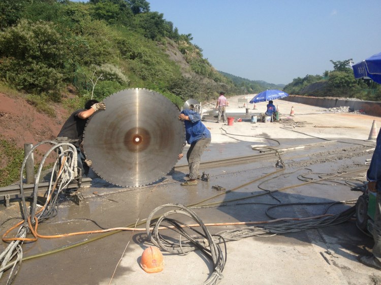 混凝土切割,混凝土拆除,绳锯切割