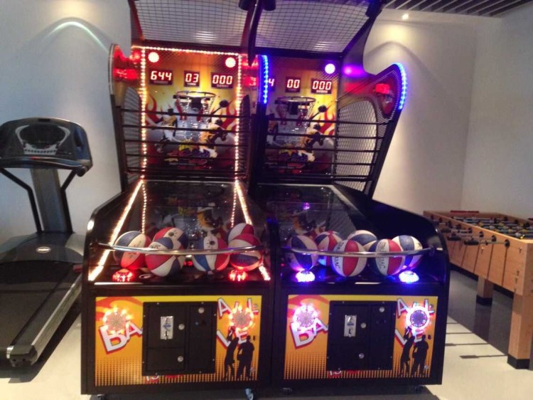 四川广汉厂家出售成人豪华款篮球机普通篮球机等电玩城娱乐游戏机