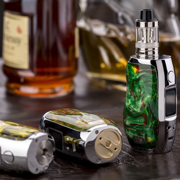 深圳沙井电子烟生产厂家批发电子烟 高档树脂大屏调压温控电子烟