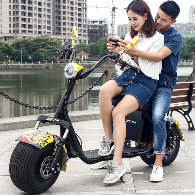 厂家直销新款哈雷电动车批发成人锂电池踏板宽电动车出口摩托车