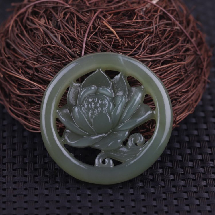 天然正品和田玉青玉镂空莲花吊坠仿古镂空毛衣链挂件