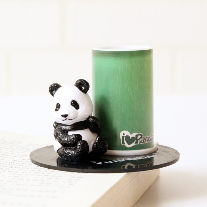 厂家定制批发 正品3d立体熊猫公仔塑料笔筒文具 创意公仔摆件礼品