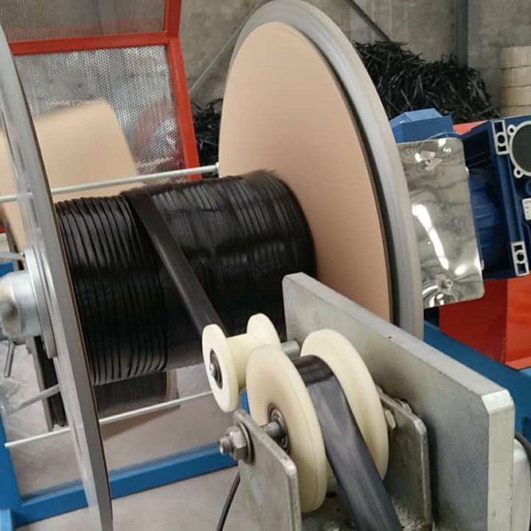 厂家直销 贴片式滴灌带设备 价格优惠 生产定制内镶贴片机子