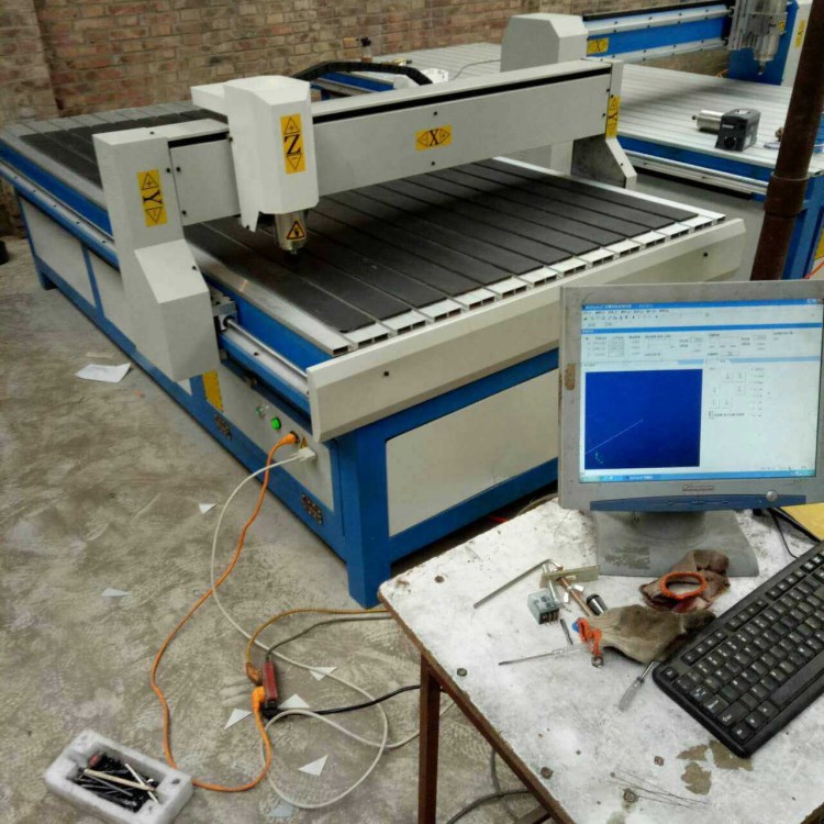 厂家批发高精度地暖板开槽雕刻机 亚克力雕刻机 广告雕刻机