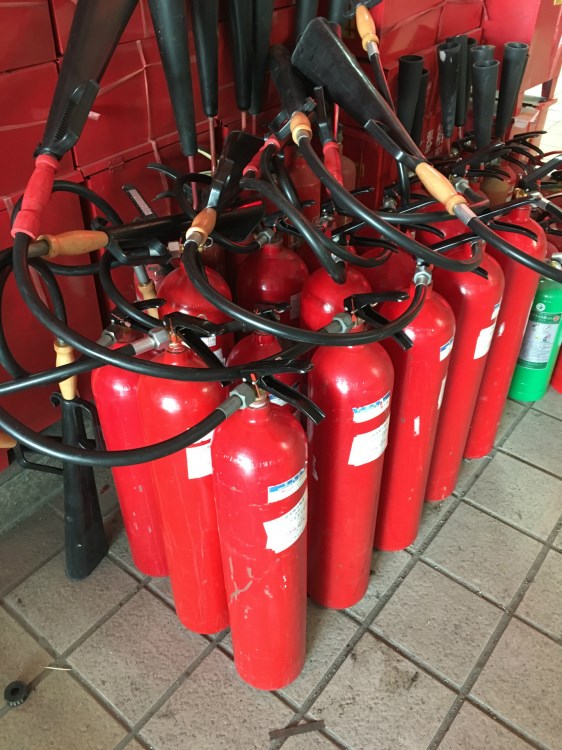 灭火器加药维修充气 干粉 泡沫 二氧化碳灭火器