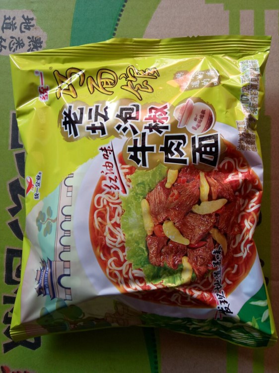 统一巧面馆方便面 老坛酸菜牛肉面24袋 休闲零食 批发