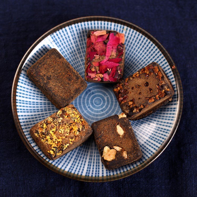 厂家批发 云罕糖业 云南古法红糖 一级7克手工玫瑰方块黑糖贴牌