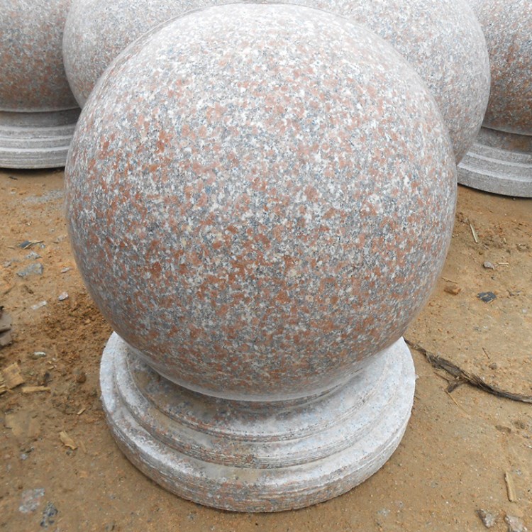 山东浅红色花岗岩圆球 路边挡车石材圆球定制 北方花岗岩异型厂家