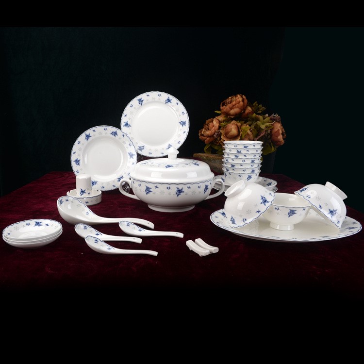 海格尔景德镇陶瓷碗盘餐具 56头水晶之恋骨质瓷碗盘餐具套装批发