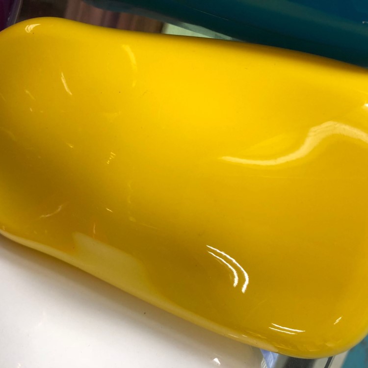 厂家直销uv光油水性塑胶漆uv透明漆喷涂uv面漆批发