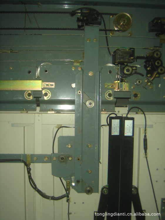 【电梯门机】中分变频客梯门机及旁开,双折货梯等电梯门机