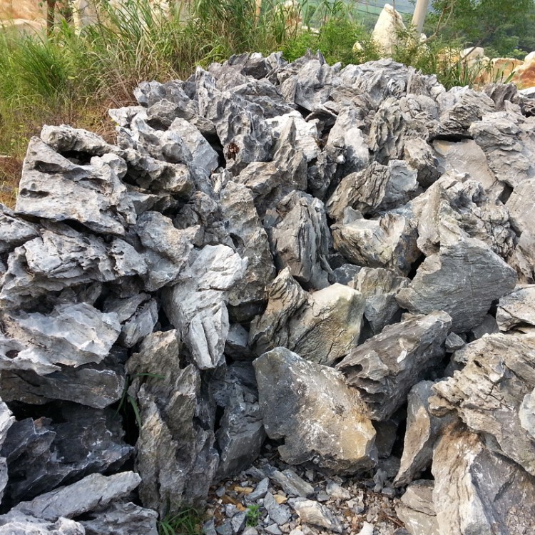 英德英石峰石瀑布 天然原石 峰石假山制做价格优惠