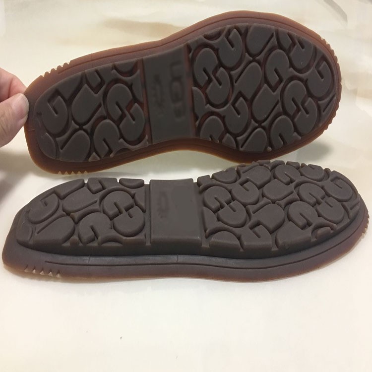 颜色 生胶色 尺码 34,35,36,37,38,39,40,41,42,43,44 适合季节 秋季