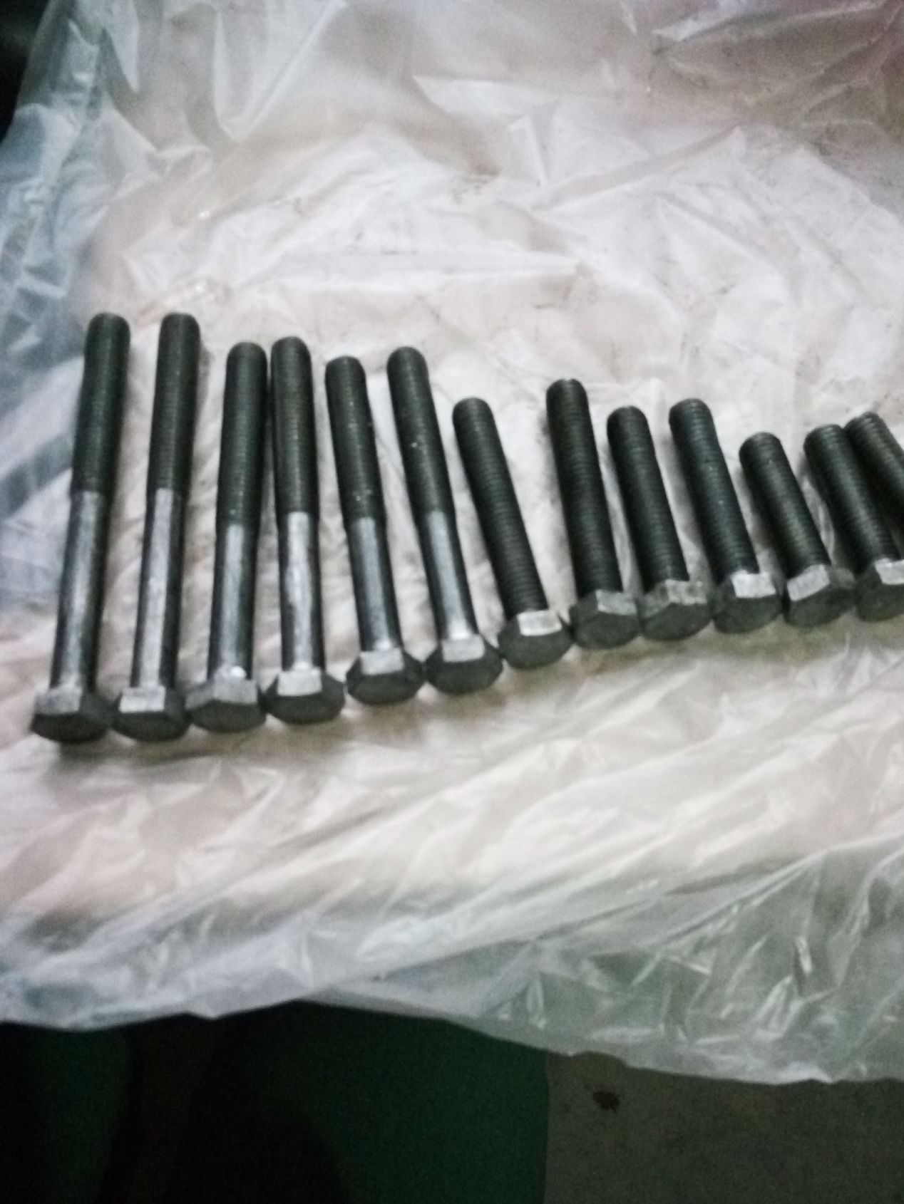 gb30-76,gb21-76;长期存有大量本色镀锌现货,价格低廉