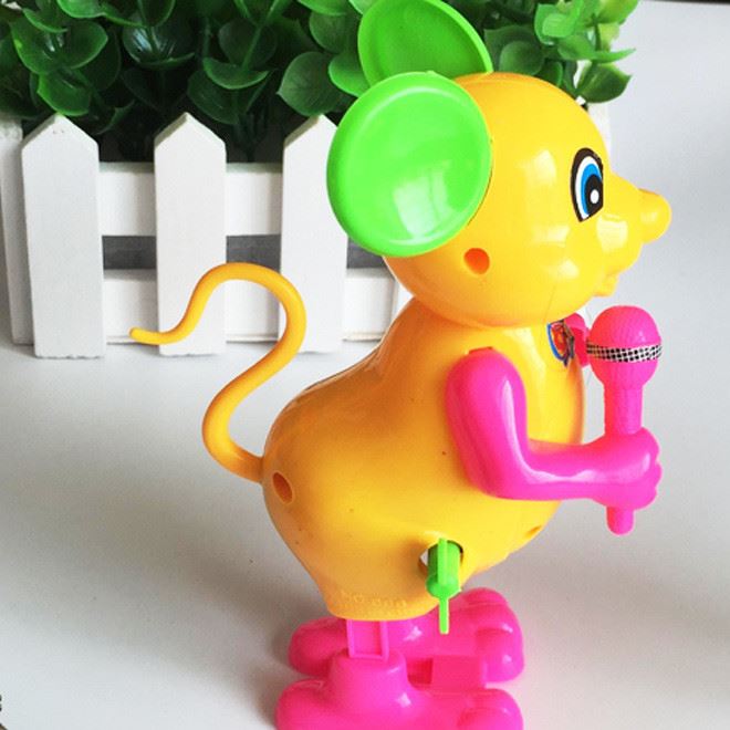 上链上发条跳鼠可爱仿真跳跳鼠儿童玩具热卖广场地摊货源批发