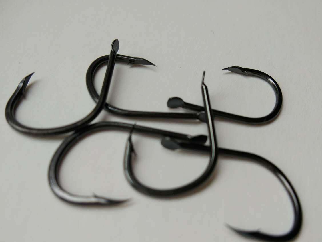 【】厂家直销黑本刚伊势尼鬼牙有倒刺鱼钩批发正品袋装高碳鱼钩
